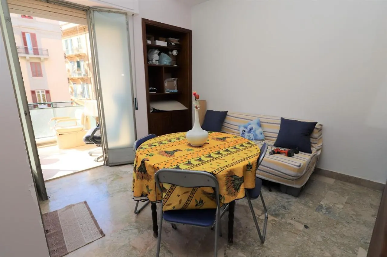 Solo Single Under 40 - Fkk Naturist Culture - Volunteer Welcome イタリア
